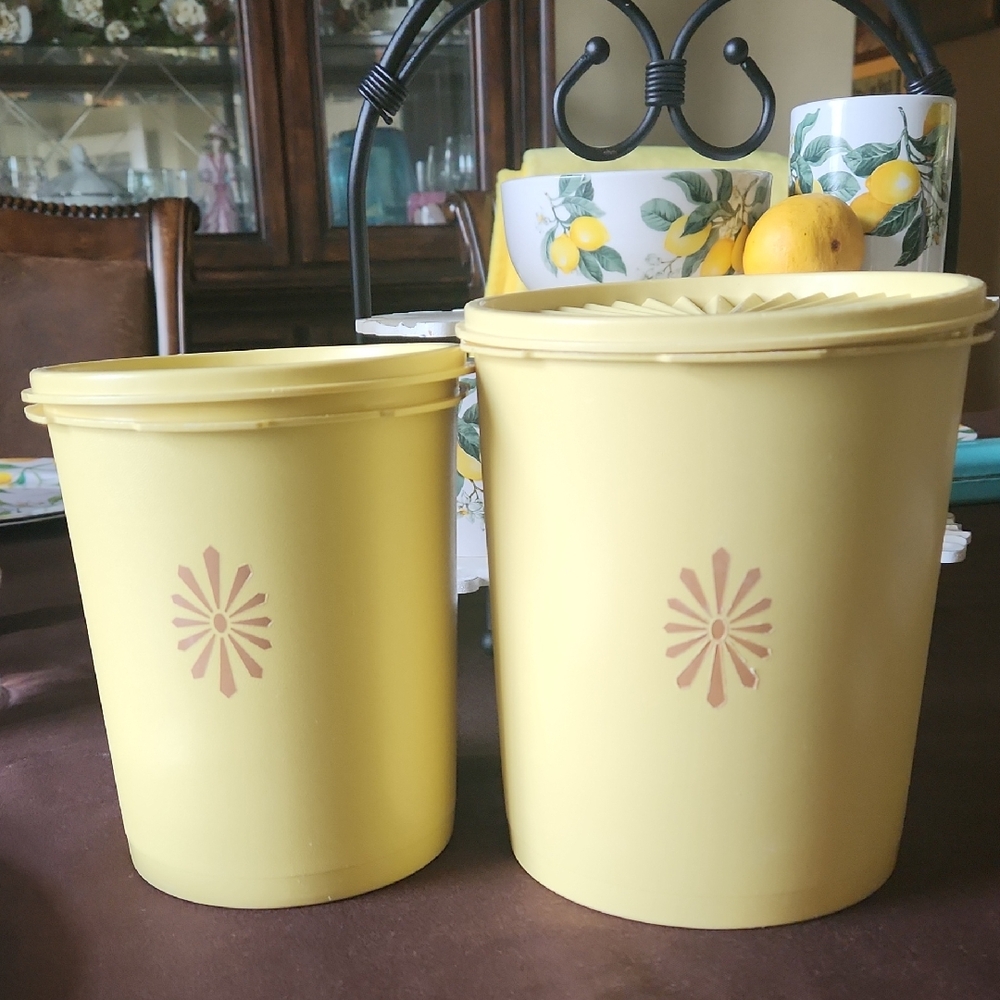Tupperware Servalier Nesting Canister Set in HarvestGold Set of 2 With Lids